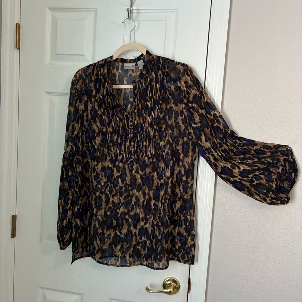 Chico's gorgeous Black and Brown Patterned Blouse in size 2.